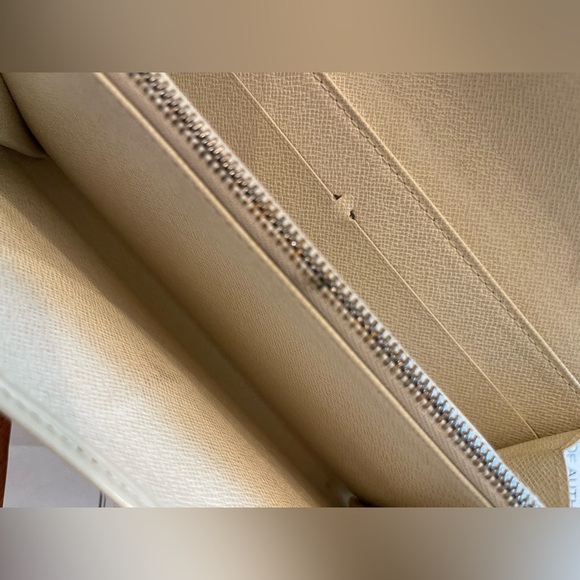 Louis Vuitton Cream and Gold Wallet with Chain Strap Eli Sarah - Picture 7 of 16